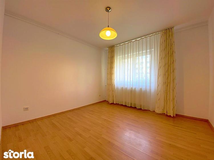 Apartament cu 3 camere decomandat în Rahova