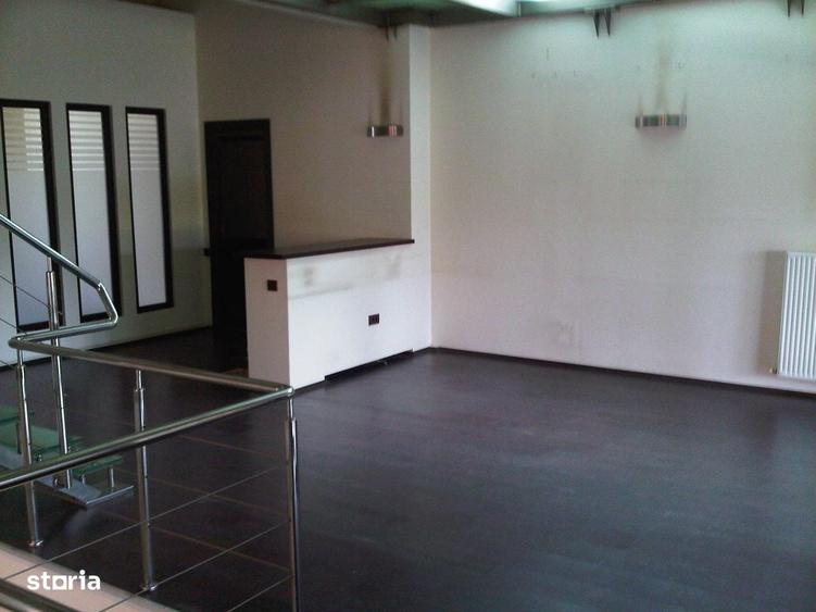 Apartament cu 4 camere în Arcul de Triumf