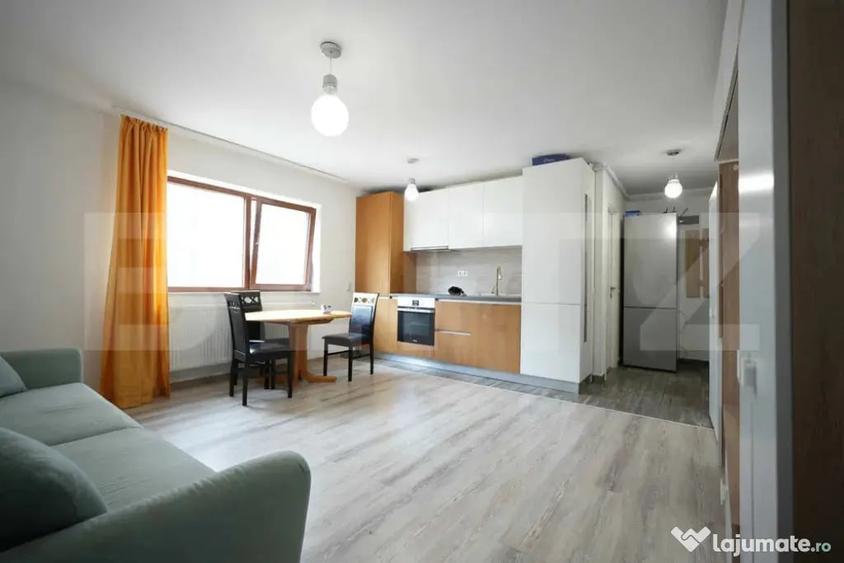 Apartament cu 3 camere semidecomandat în Florești