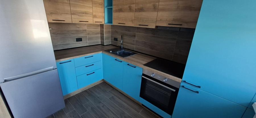 Apartament cu 3 camere semidecomandat, mobilat în Dumbrăvița