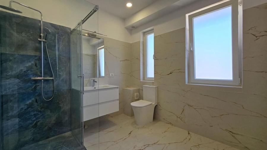 Casă cu Teren 305 Mp în Corbeanca