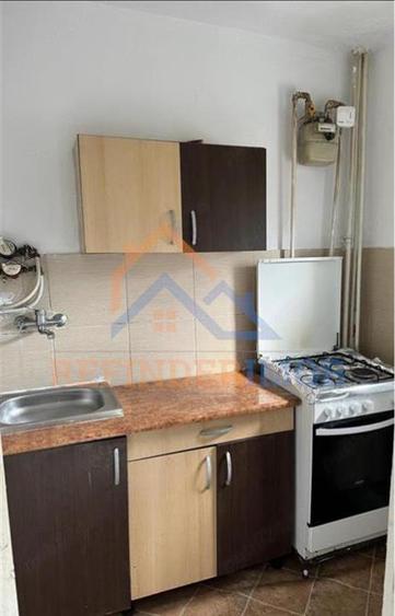 Apartament cu 2 camere decomandat în Berceni