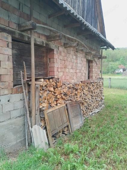 Casă cu 2 camere în Almașu