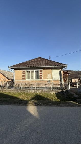 Casă cu 3 camere în Dumbrăveni