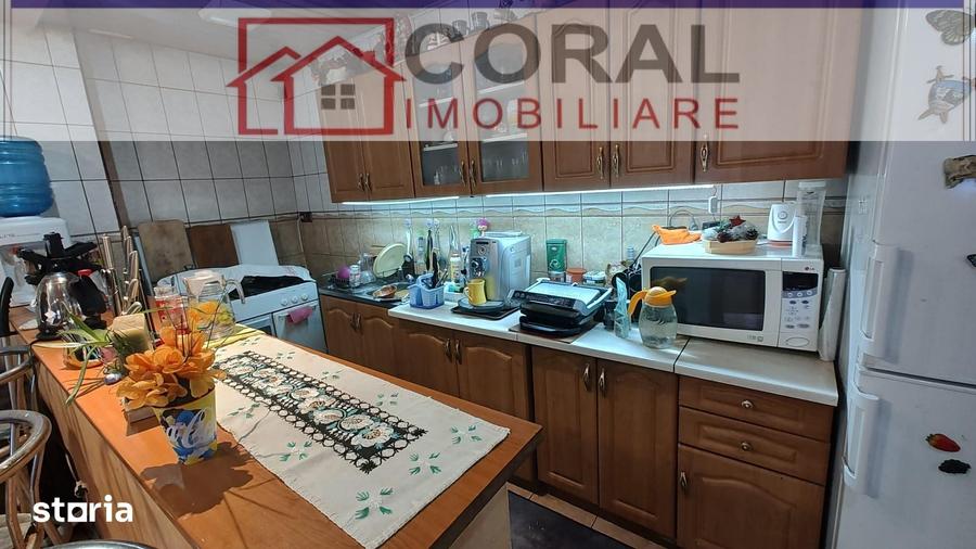 Casă cu 5 camere cu Teren 329 Mp în Decebal