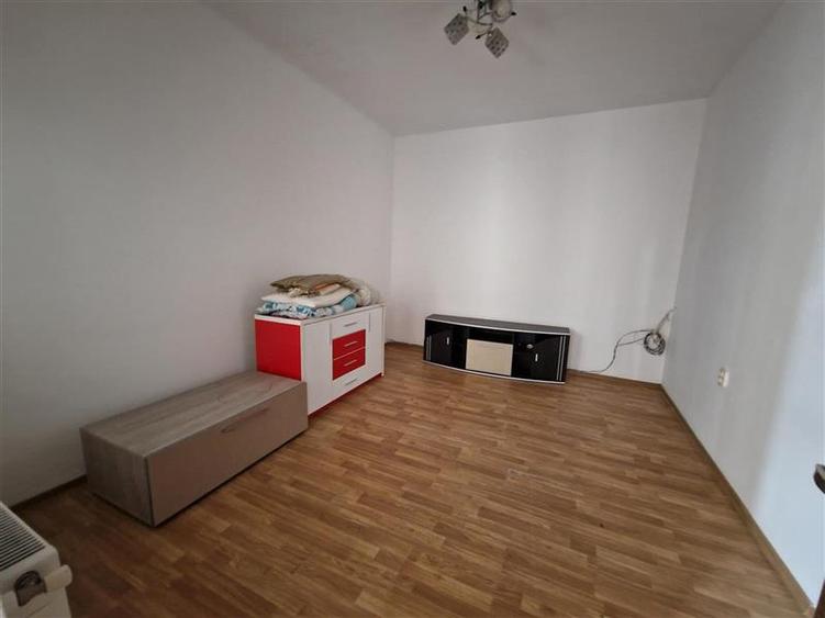 Casă individuală cu 4 camere cu Teren 177 Mp în Rovine