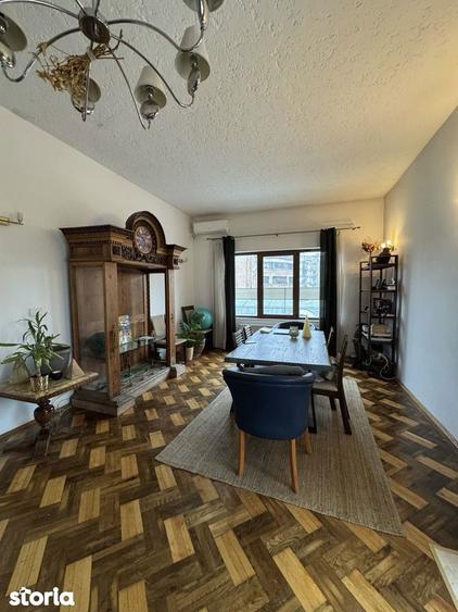 Apartament cu 4 camere, mobilat în Centrul Istoric
