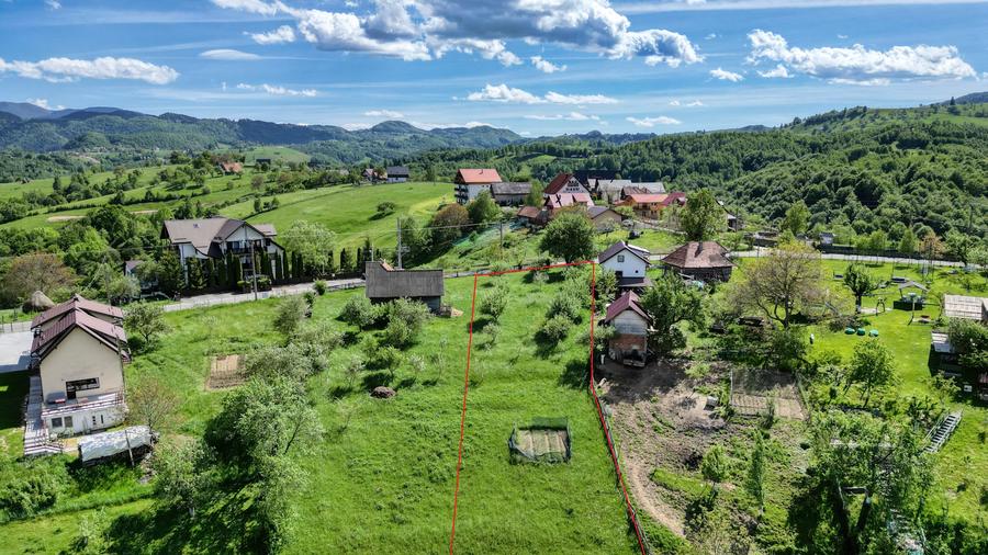Teren Construcții intravilan de 2000 mp, în Peștera