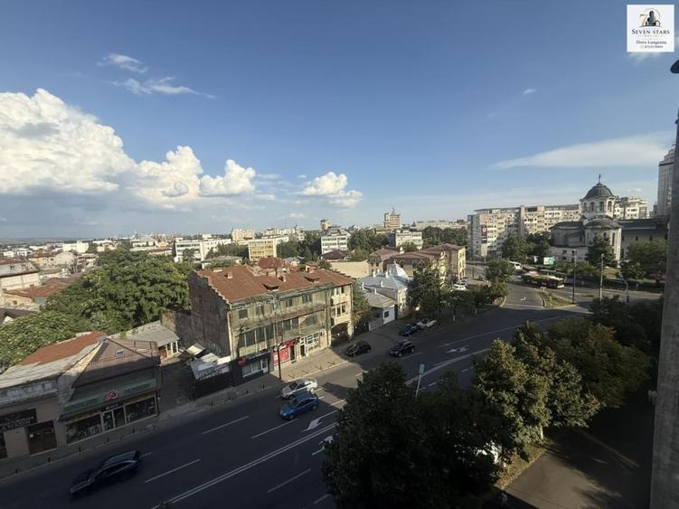 Apartament cu 3 camere în Central — fotografia 3
