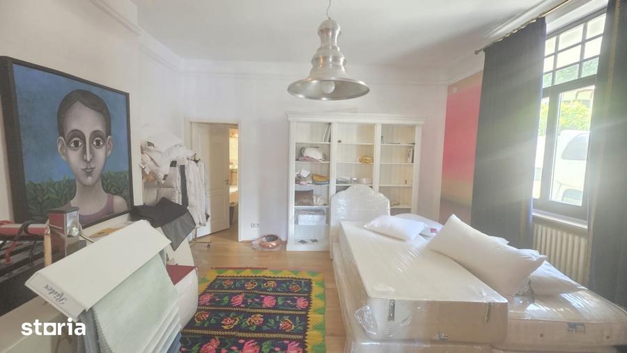 Apartament cu 5 camere în Eminescu
