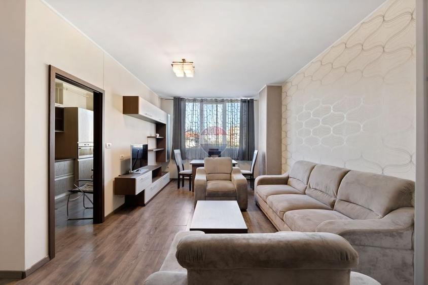 Apartament cu 3 camere decomandat, mobilat în Podgoria