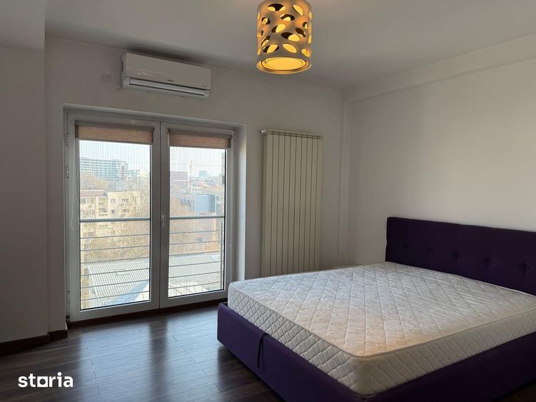 Apartament cu 5 camere în Băneasa