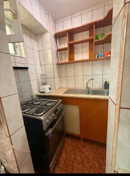 Apartament cu 3 camere decomandat în Buzaului