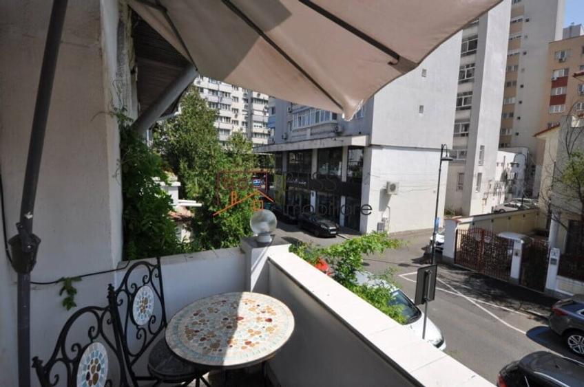 Apartament cu 5 camere decomandat în P-ța Dorobanți