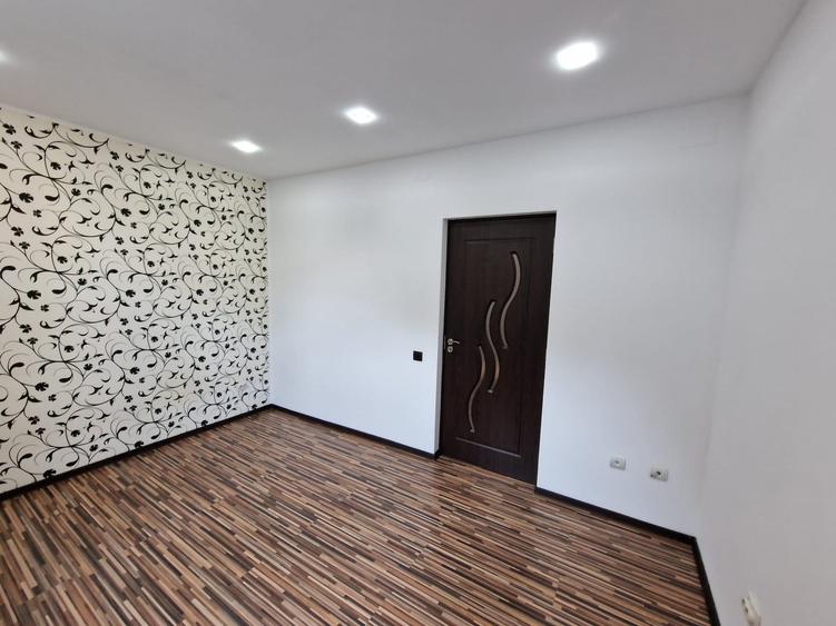 Casă individuală cu 4 camere cu Canalizare în Rahova