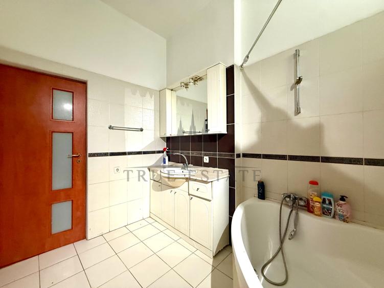 Apartament cu 2 camere semidecomandat în Universitate