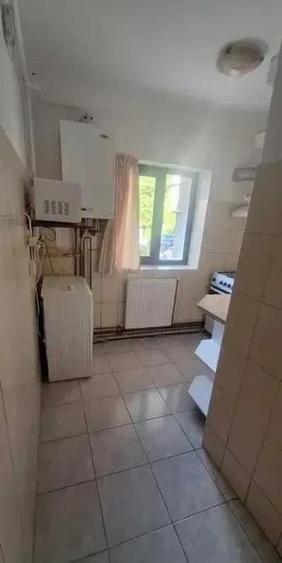 Garsonieră decomandată, mobilată în Galata