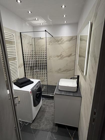 Apartament cu 3 camere decomandat în Ștefan cel Mare