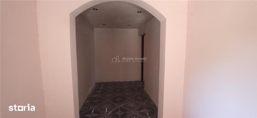 Casă cu 4 camere cu Teren 1720 Mp în Central