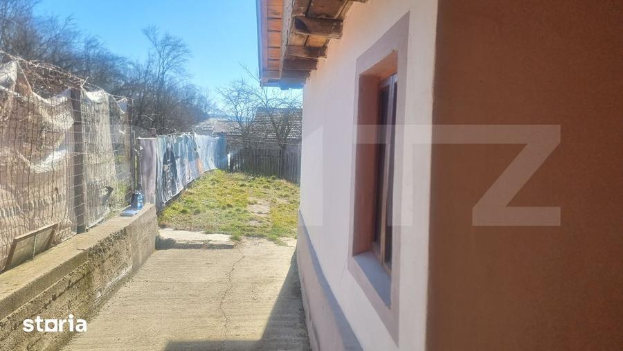 Casă cu 3 camere cu Teren 2000 Mp în Ceptura