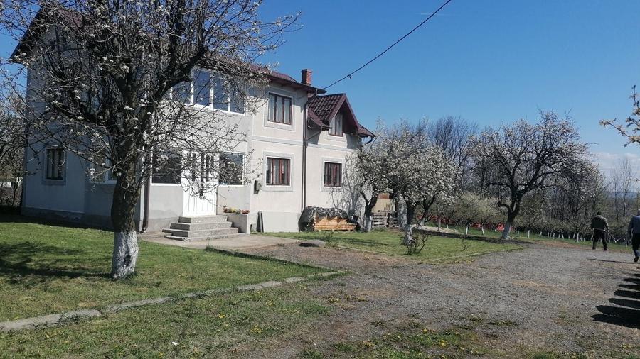Casă cu 4 camere în Smeura