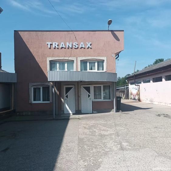 Spațiu comercial, de 1,500 mp, în Republicii