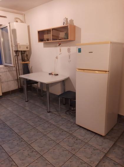 Apartament cu 2 camere semidecomandat în Petru Rareș