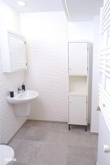 Apartament cu 3 camere, mobilat în Central