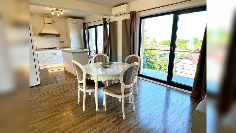 Apartament cu 5 camere semidecomandat în Zorilor