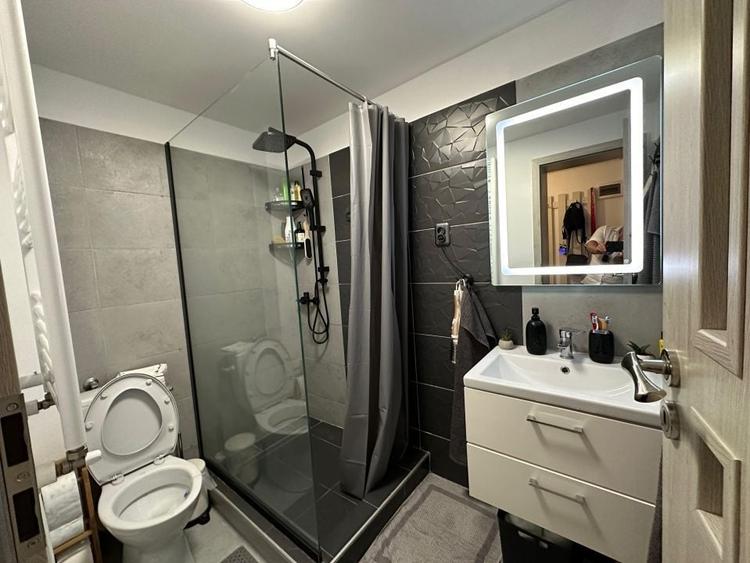 Apartament cu 2 camere decomandat, mobilat în Industriilor