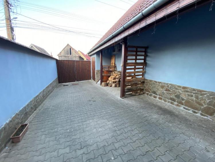 Spațiu comercial, de 100 mp, în Poplaca