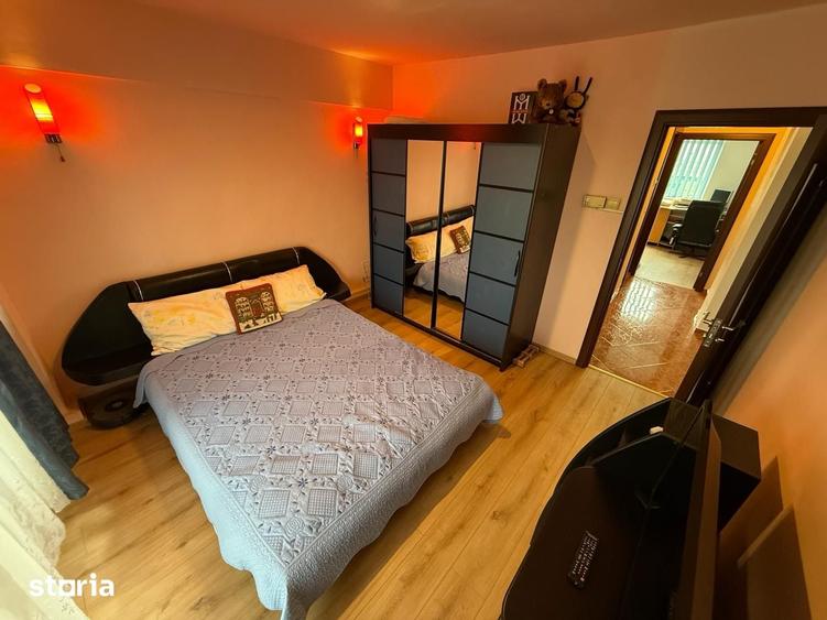 Apartament cu 4 camere decomandat în Traian