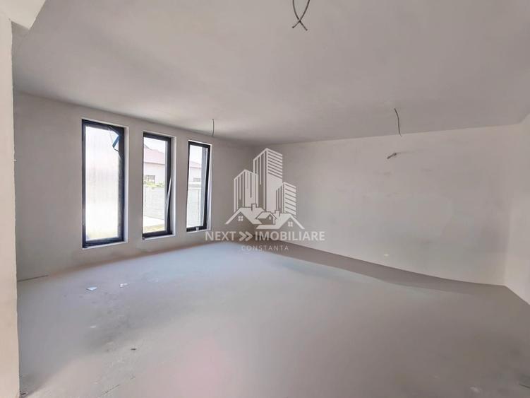 Casă individuală cu 4 camere cu Piscina în Cumpăna