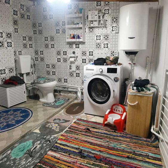 Casă cu 3 camere în Păcureți