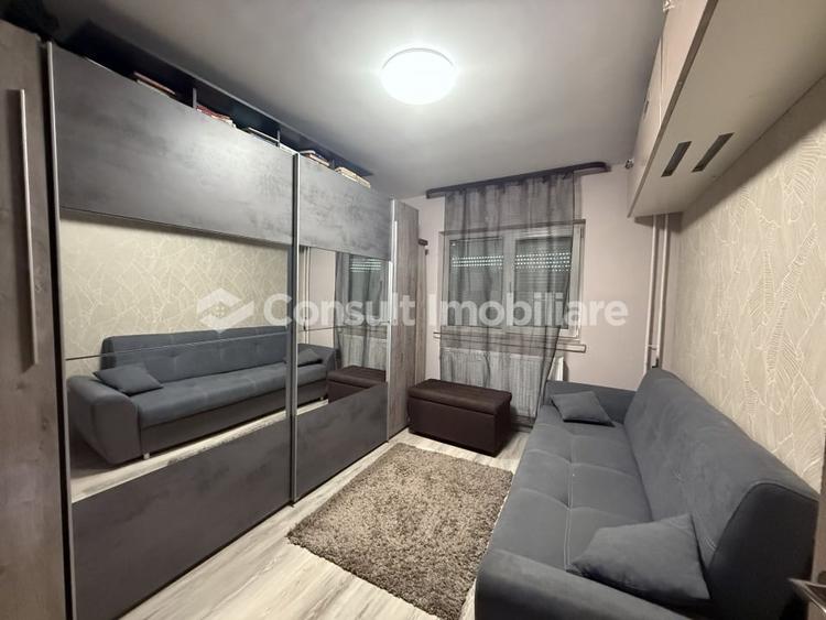 Apartament cu 3 camere decomandat în Între Lacuri