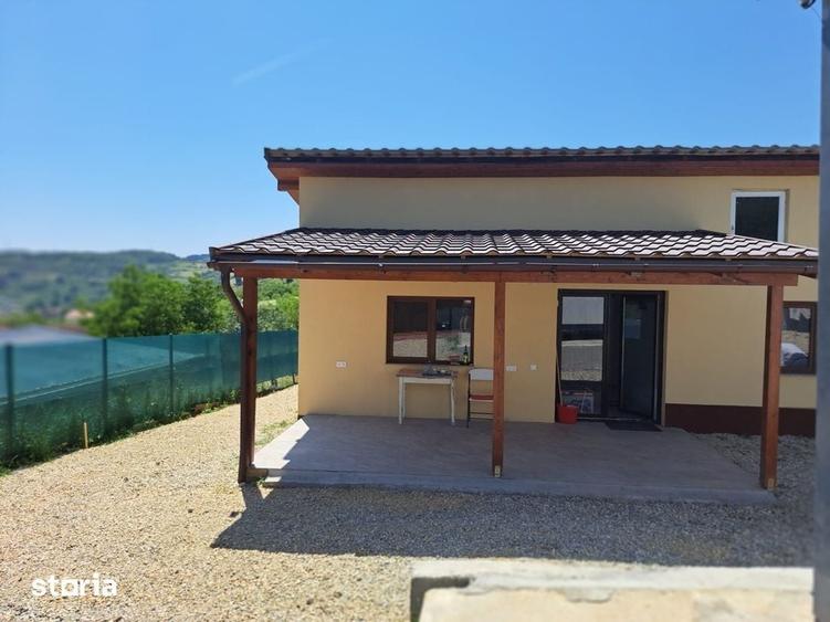 Casă cu 3 camere decomandat cu Teren 555 Mp în Teliucu Inferior