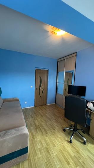 Apartament cu 3 camere decomandat, mobilat în Independenței