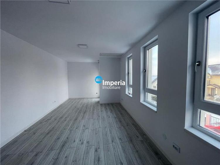 Casă individuală cu 6 camere cu Teren 450 Mp în Valea Lupului