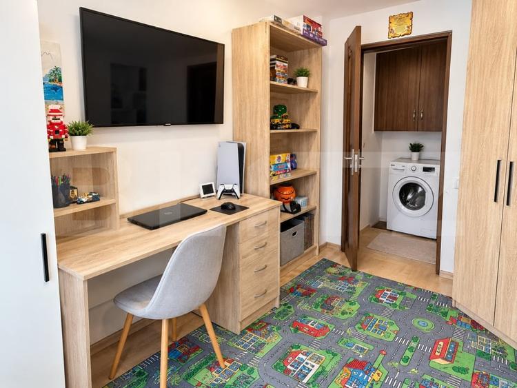 Apartament cu 2 camere semidecomandat, mobilat în Mihai Eminescu