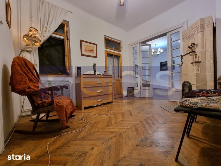 Casă cu 9 camere semidecomandat cu Teren 260 Mp în Timpuri Noi