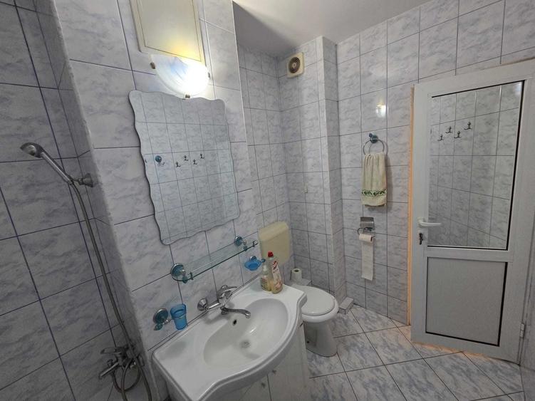Apartament cu 2 camere semidecomandat în Energiei