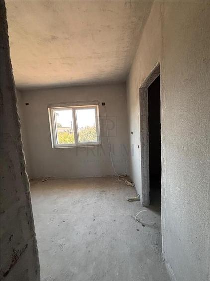 Duplex cu 5 camere cu Canalizare în Moșnița Nouă