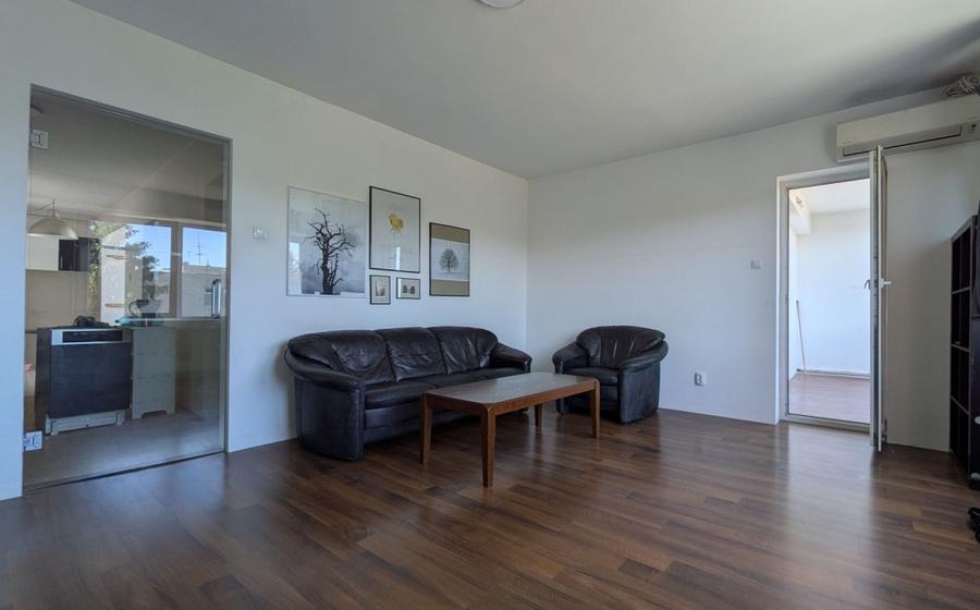 Apartament cu 3 camere decomandat, mobilat în Andrei Mureșanu