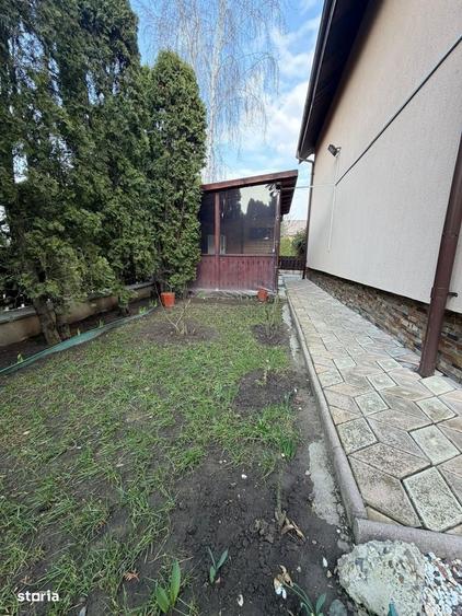 Casă cu 4 camere în Șerbănești