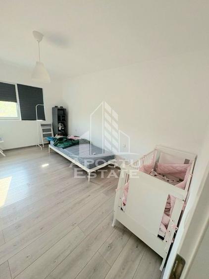 Casă cu 4 camere cu Teren 350 Mp în Ghiroda