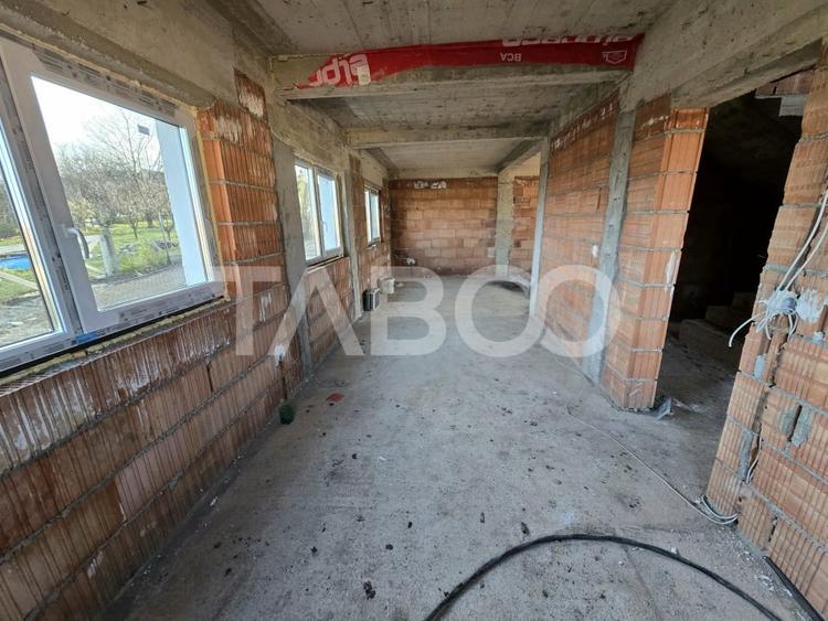 Duplex cu 4 camere cu Canalizare în Șura Mică