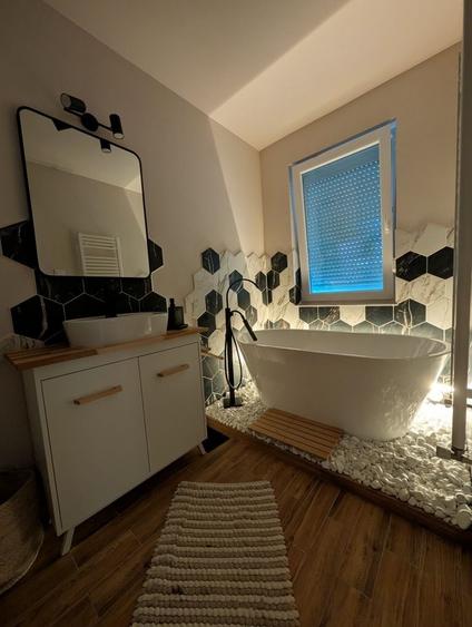 Apartament cu 3 camere decomandat în Ultracentral