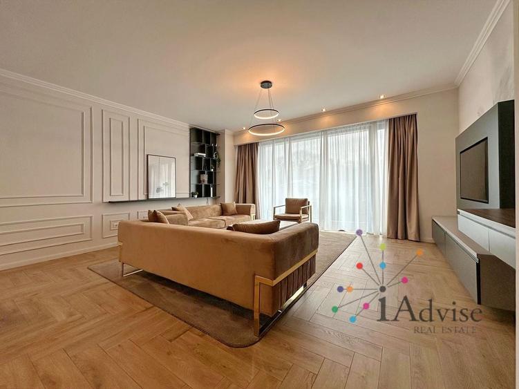 Apartament cu 3 camere decomandat, mobilat în Central