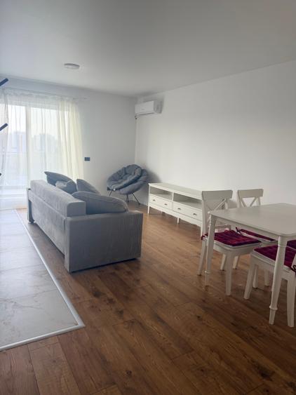 Apartament cu 2 camere semidecomandat în Berceni