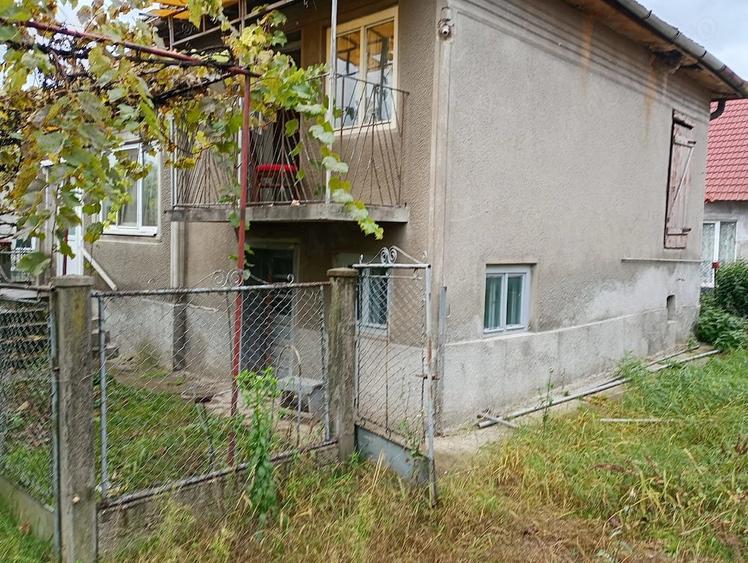 Casă cu 3 camere cu Teren 1700 Mp în Bucerdea Grânoasă